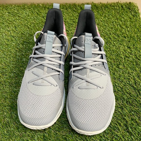 Athletic_Shoes